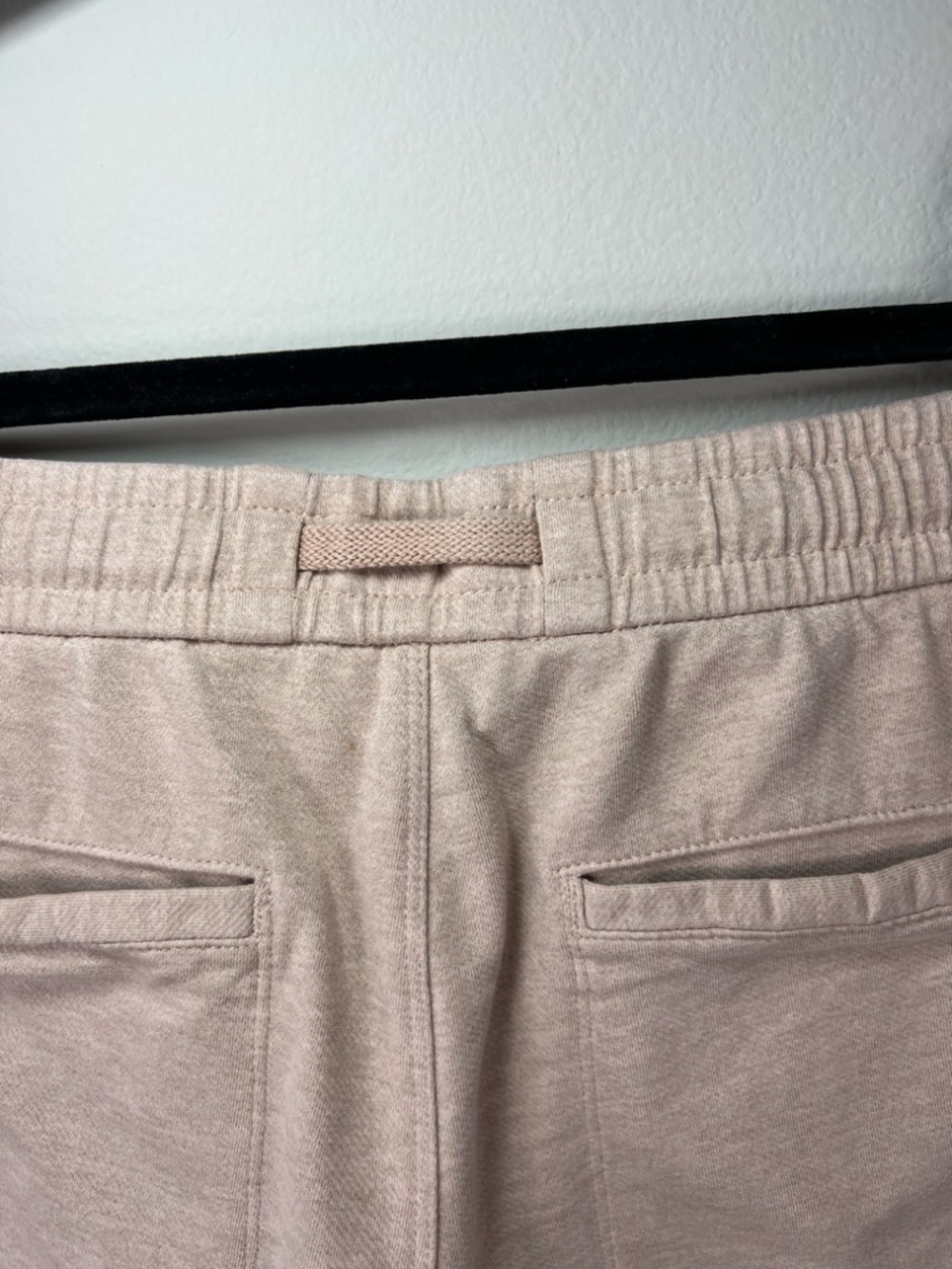 Athleta Farallon Heathered Shorts Tan Pull On Pockets Stretch Summer Travel Sz 6 - Picture 8 of 14